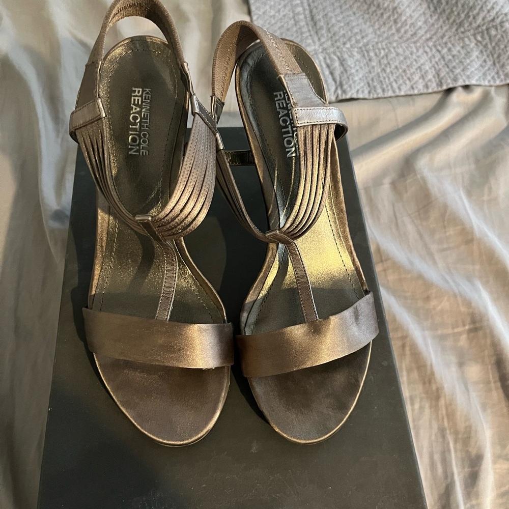 Kenneth Cole Reaction Women's Pewter Shoes